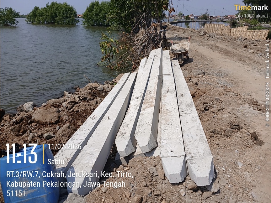 Tanpa papan proyek dan APD K3